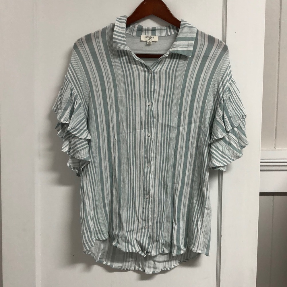 Ruffle sleeve top